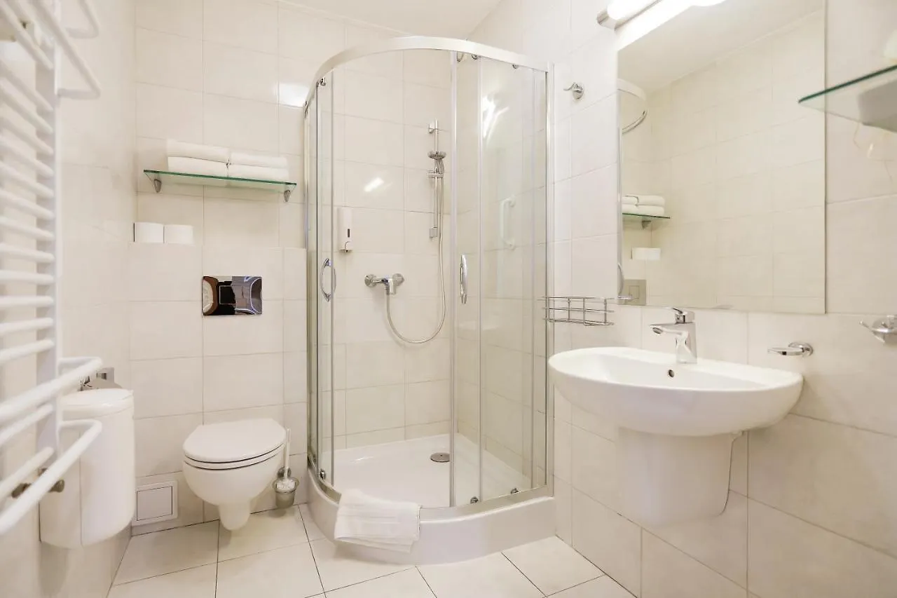 Poznan West Hotel - Airport 2*,  Polen