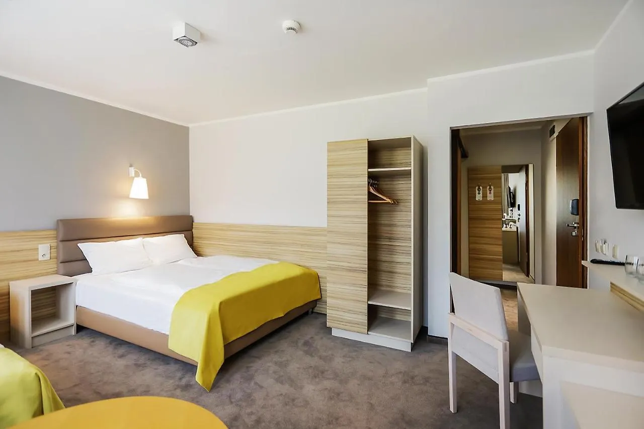 Poznan West Hotel - Airport 2*,
